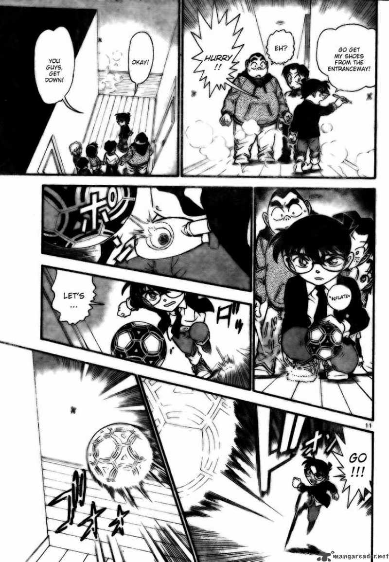 Detective Conan Chapter 730 Page 11